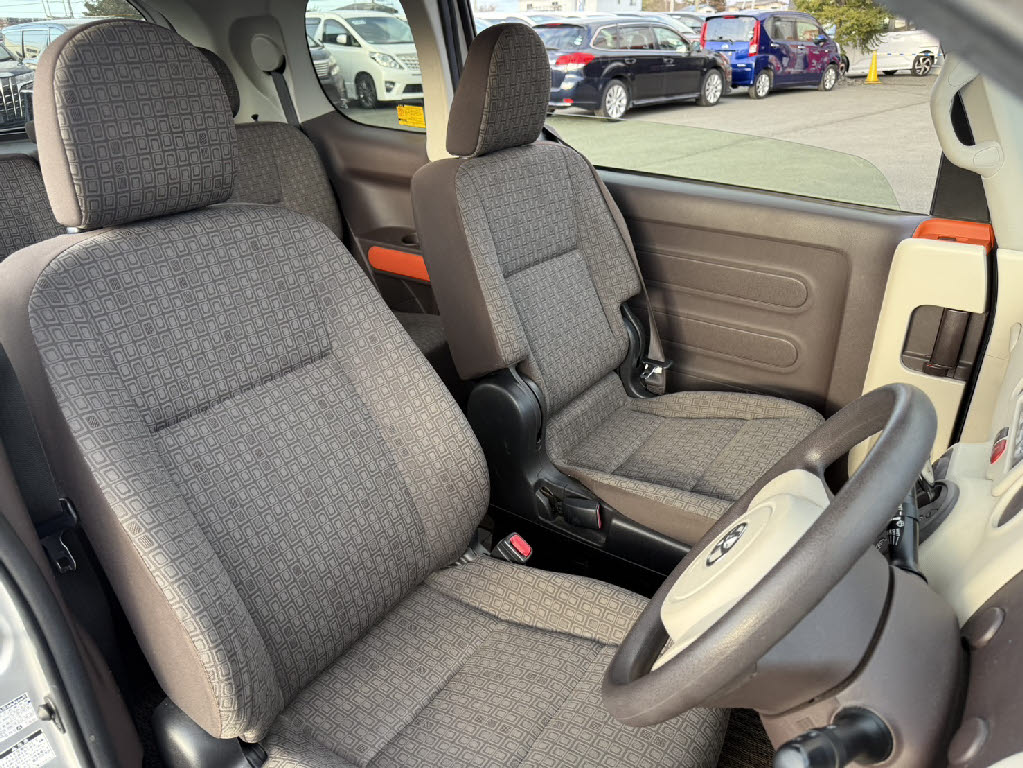 トヨタ ポルテ X 4WD