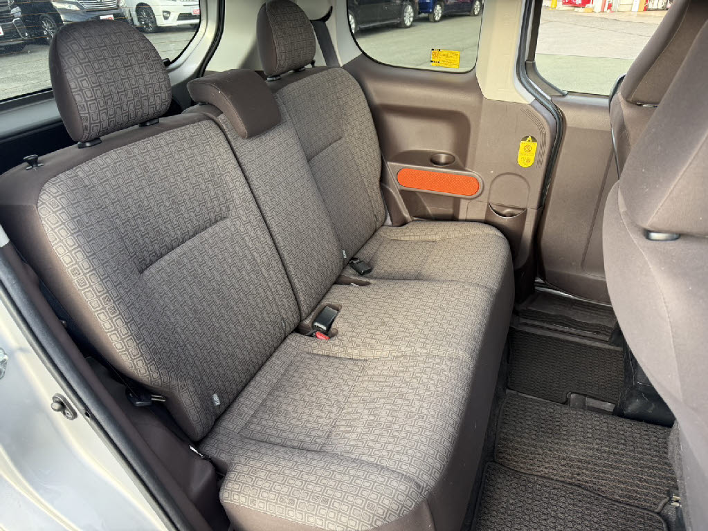 トヨタ ポルテ X 4WD