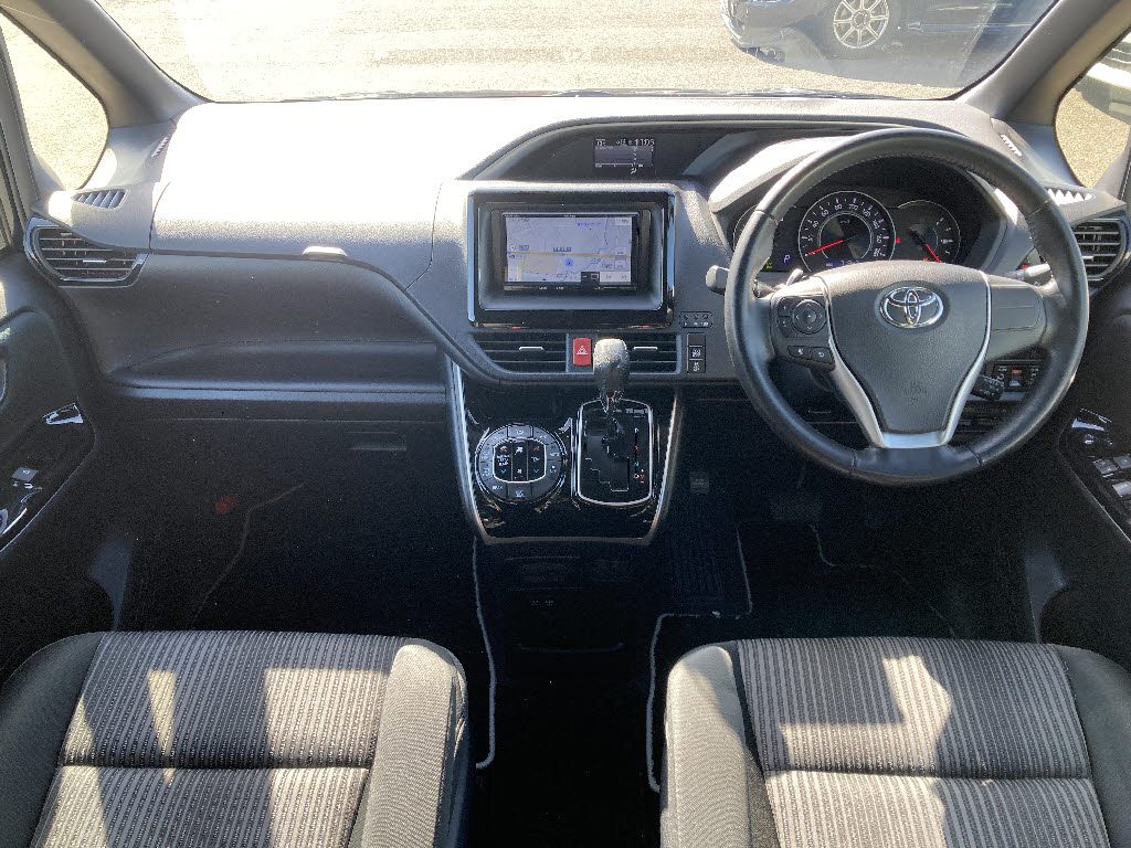 トヨタ ヴォクシー ZS 煌 4WD