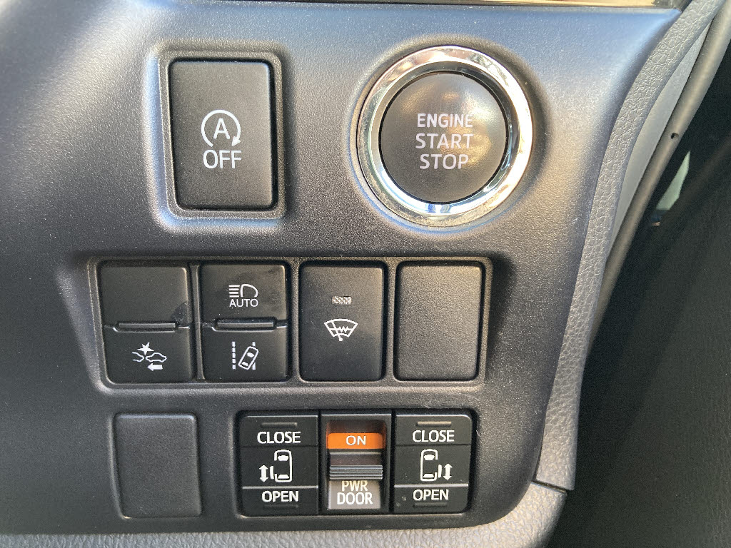 トヨタ ヴォクシー ZS 煌 4WD