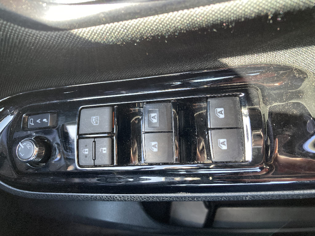 トヨタ ヴォクシー ZS 煌 4WD