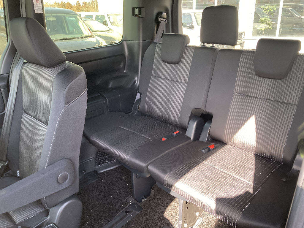 トヨタ ヴォクシー ZS 煌 4WD