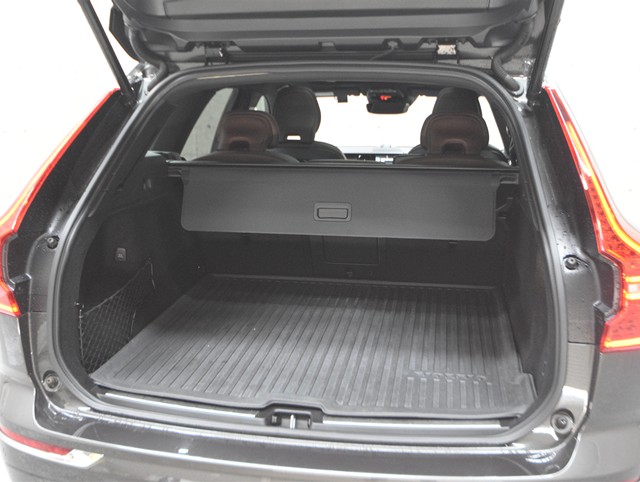 ボルボ ボルボ ＸＣ６０ B5　AWDｲﾝｽｸﾘﾌﾟｼｮﾝ