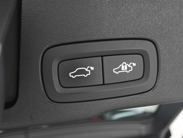 ボルボ ボルボ ＸＣ６０ B5　AWDｲﾝｽｸﾘﾌﾟｼｮﾝ