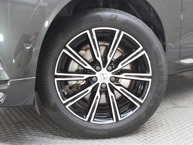 ボルボ ボルボ ＸＣ６０ B5　AWDｲﾝｽｸﾘﾌﾟｼｮﾝ