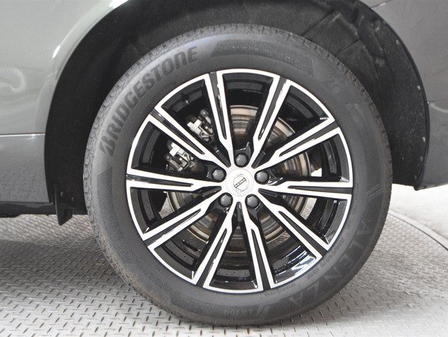 ボルボ ボルボ ＸＣ６０ B5　AWDｲﾝｽｸﾘﾌﾟｼｮﾝ