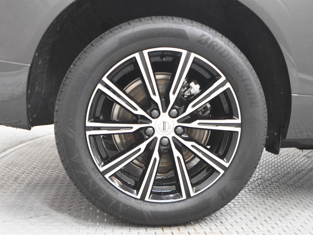 ボルボ ボルボ ＸＣ６０ B5　AWDｲﾝｽｸﾘﾌﾟｼｮﾝ