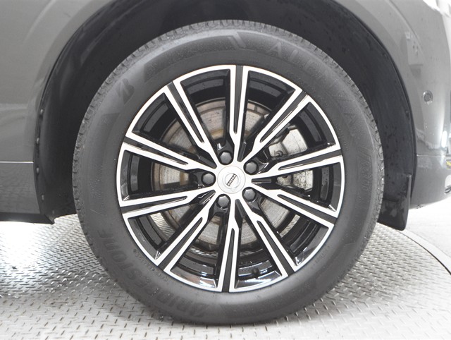 ボルボ ボルボ ＸＣ６０ B5　AWDｲﾝｽｸﾘﾌﾟｼｮﾝ