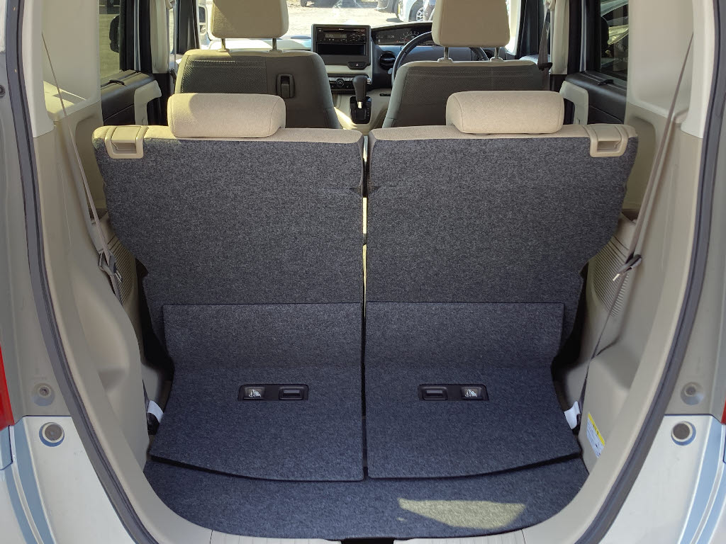 ホンダ Ｎ　ＢＯＸ G Lﾀｰﾎﾞﾎﾝﾀﾞｾﾝｼﾝｸﾞ 4WD