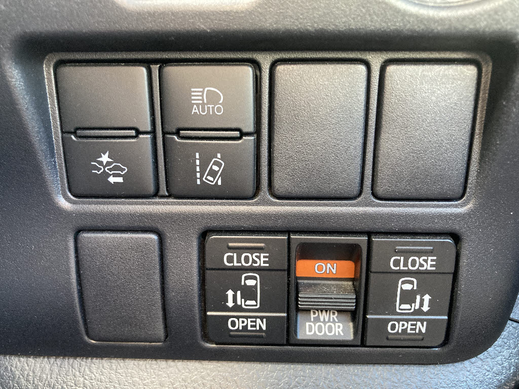 トヨタ ヴォクシー ZS 煌Ⅱ 4WD