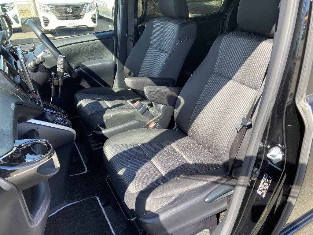 トヨタ ヴォクシー ZS 煌Ⅱ 4WD