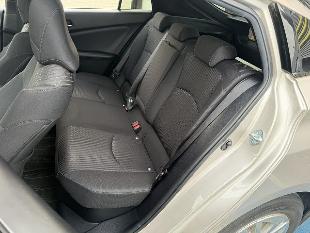 トヨタ プリウス Sセーフティプラス