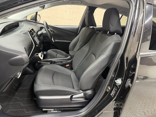 トヨタ プリウス Ｓ