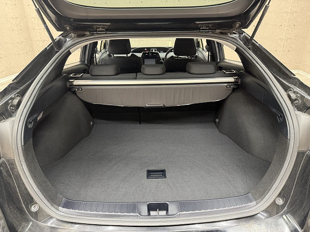 トヨタ プリウス Ｓ