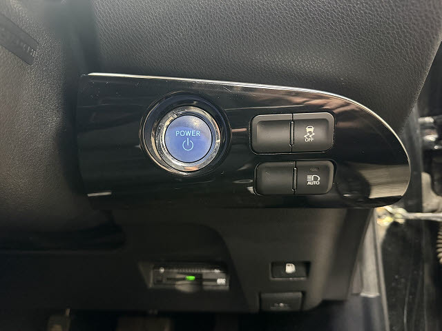 トヨタ プリウス Ｓ