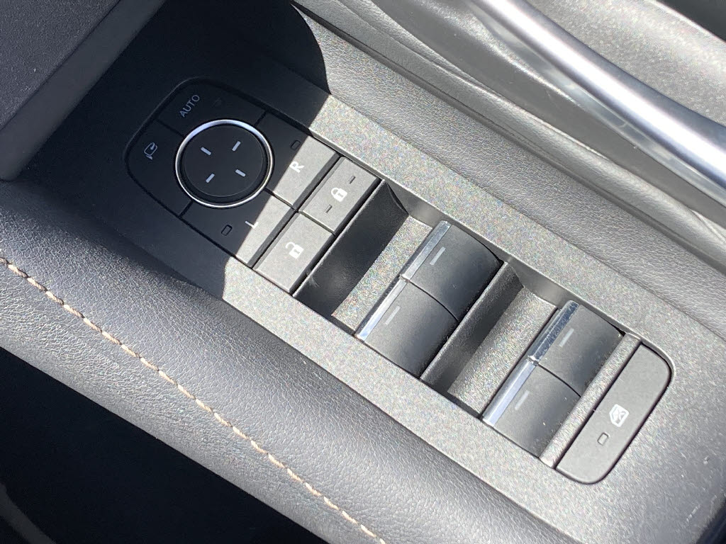 トヨタ ｳﾞｪﾙﾌｧｲｱﾊｲﾌﾞﾘｯﾄﾞ Zﾌﾟﾚﾐｱ 4WD