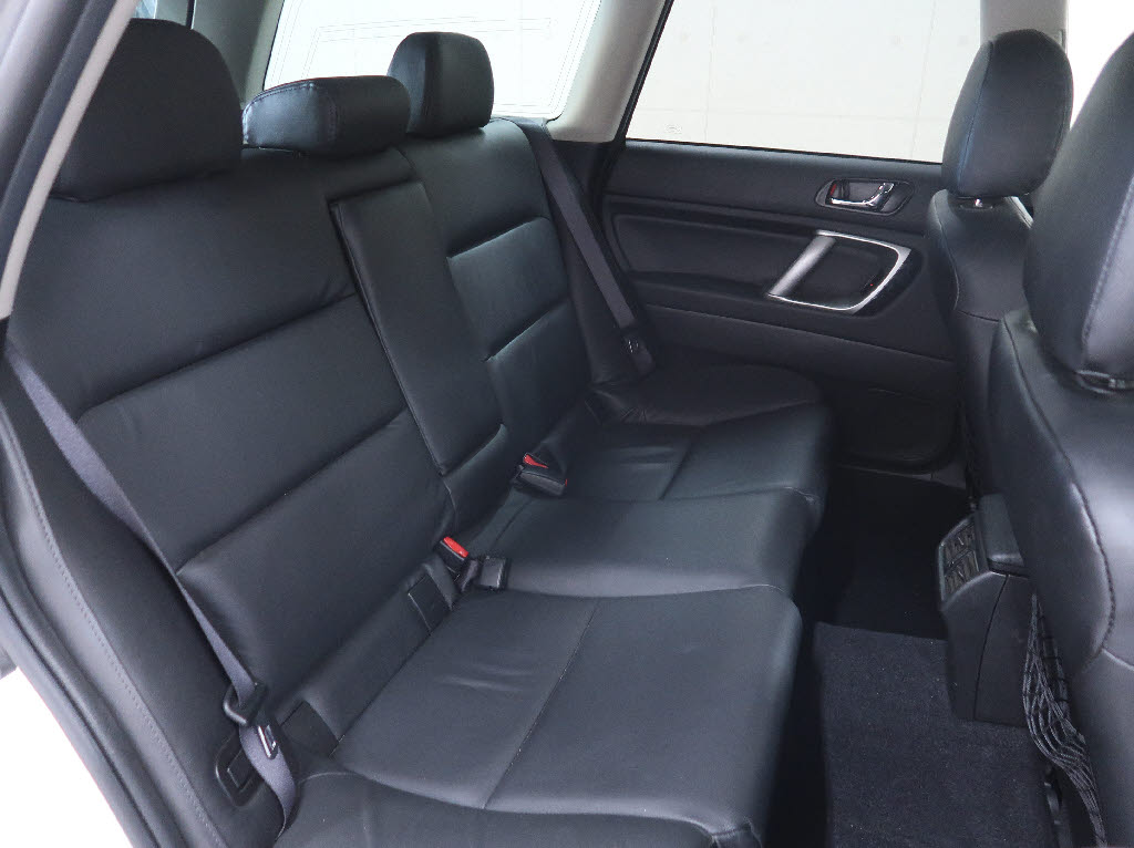 スバル ﾚｶﾞｼｨｱｳﾄﾊﾞｯｸ 3.0R　ｱｲｻｲﾄ