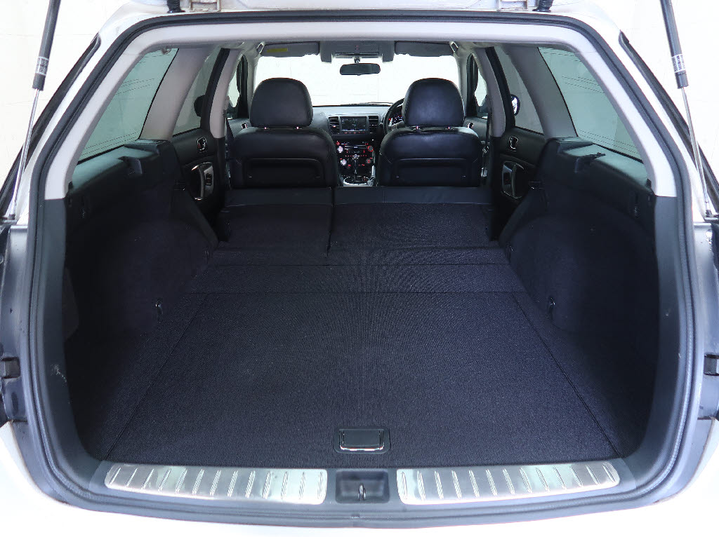 スバル ﾚｶﾞｼｨｱｳﾄﾊﾞｯｸ 3.0R　ｱｲｻｲﾄ