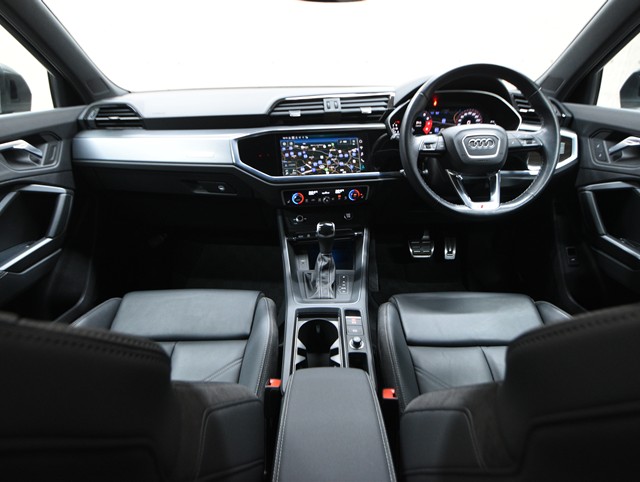 アウディ ｱｳﾃﾞｨ Q3 35TFSI Sﾗｲﾝ