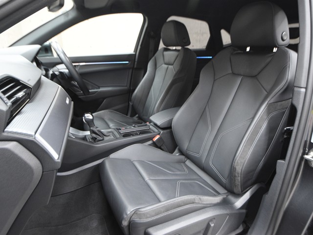 アウディ ｱｳﾃﾞｨ Q3 35TFSI Sﾗｲﾝ