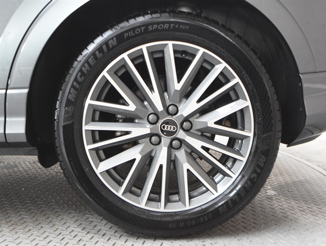 アウディ ｱｳﾃﾞｨ Q3 35TFSI Sﾗｲﾝ