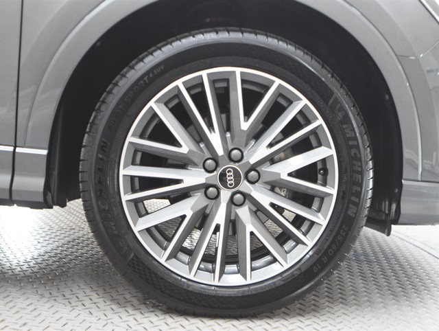 アウディ ｱｳﾃﾞｨ Q3 35TFSI Sﾗｲﾝ