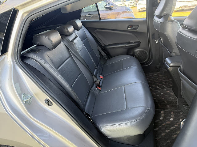 トヨタ プリウス Sセーフティプラス