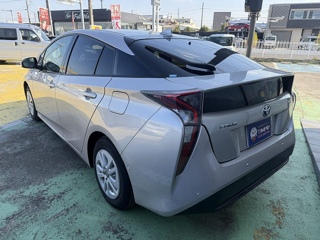 トヨタ プリウス Sセーフティプラス