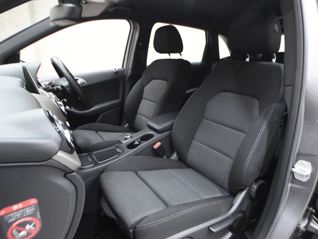 メルセデスベンツ ﾒﾙｾﾃﾞｽﾍﾞﾝﾂ Bｸﾗｽ B180