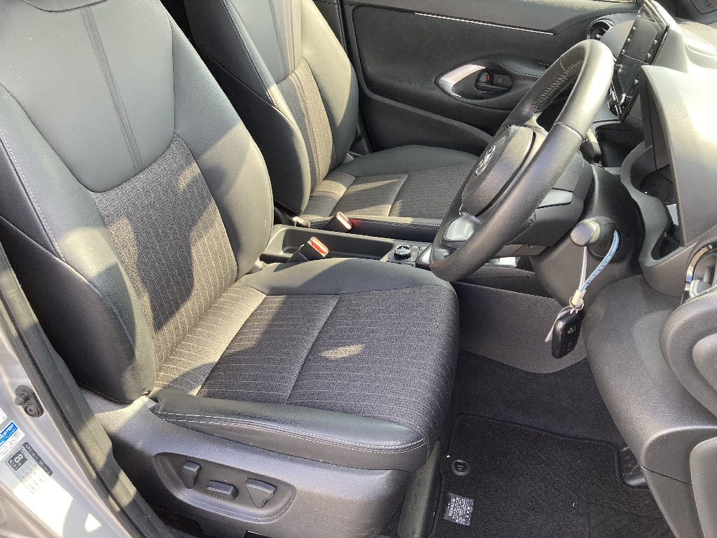 トヨタ ヤリス クロス ﾊｲﾌﾞﾘｯﾄﾞZ 4WD