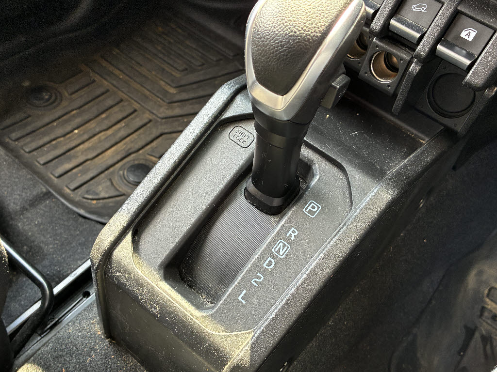 スズキ ジムニーシエラ JC 4WD