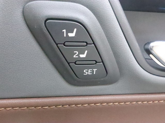 トヨタ ハリアー Zレザーパッケージ