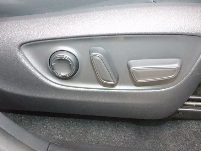 トヨタ ハリアー Zレザーパッケージ