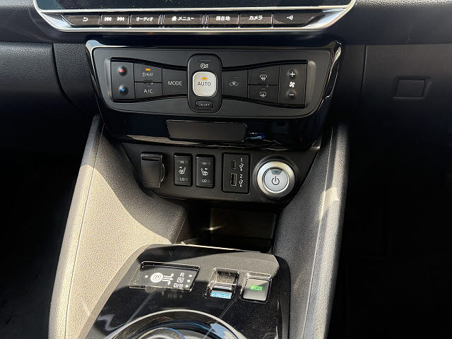 ニッサン リーフ アーバンクロム