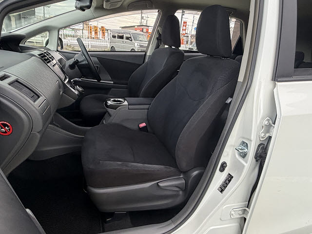 トヨタ プリウスアルファ Sチューンブラック