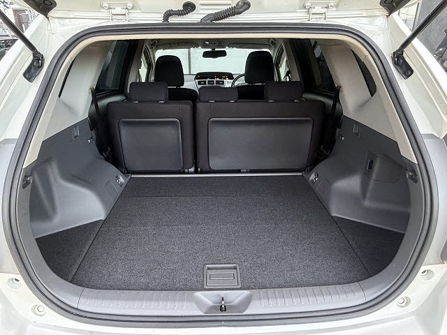 トヨタ プリウスアルファ Sチューンブラック