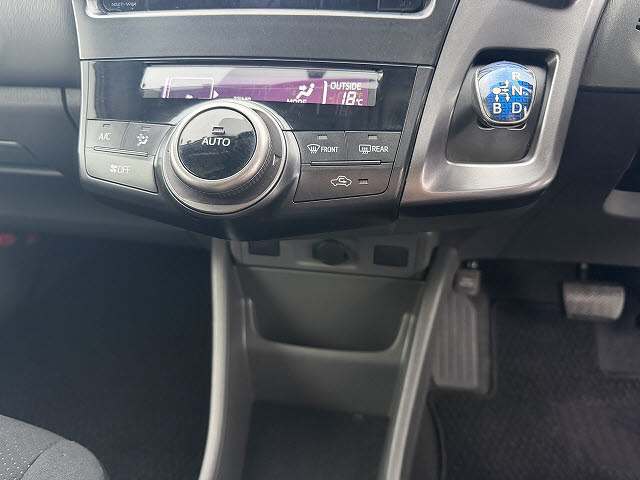 トヨタ プリウスアルファ Sチューンブラック