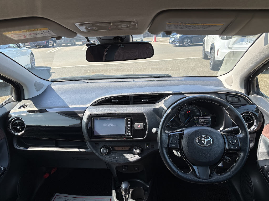 トヨタ ヴィッツ ハイブリッドU