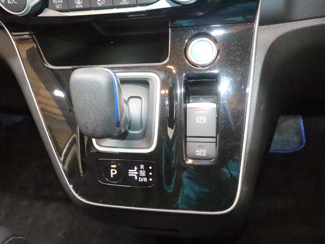 ニッサン セレナＨＶ e-ﾊﾟﾜｰ ﾊｲｳｪｲｽﾀｰV