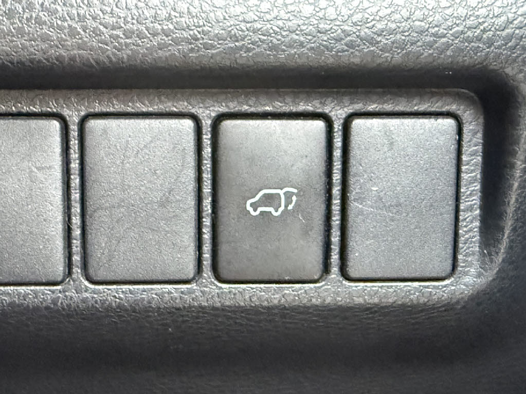 トヨタ ﾊﾘｱｰ ﾊｲﾌﾞﾘｯﾄﾞ ﾌﾟﾚﾐｱﾑ ｽﾀｲﾙﾓｰｳﾞ 4WD