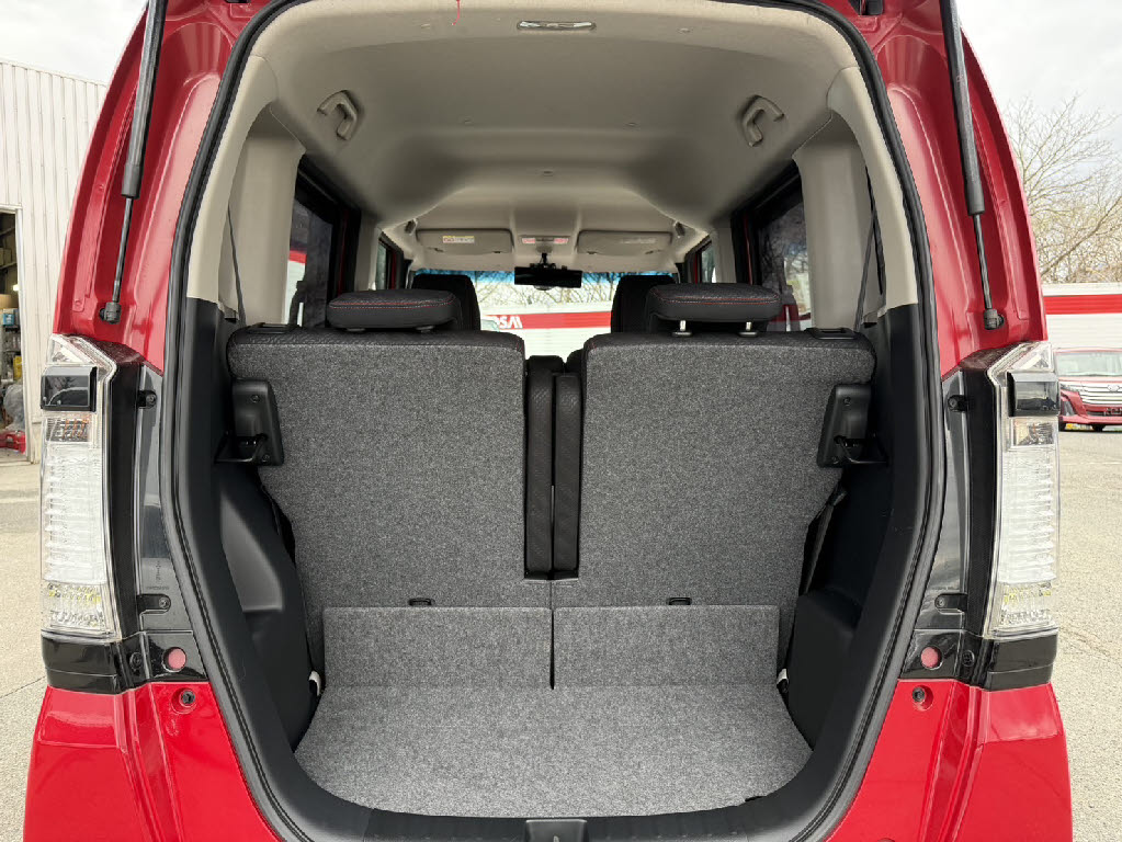 ホンダ Ｎ　ＢＯＸカスタム ﾀｰﾎﾞSSﾊﾟｯｹｰｼﾞ2ﾄｰﾝｶﾗｰｽﾀｲﾙ 4WD