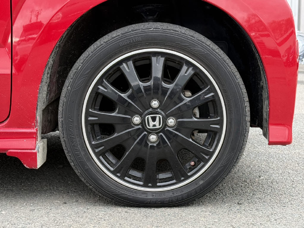 ホンダ Ｎ　ＢＯＸカスタム ﾀｰﾎﾞSSﾊﾟｯｹｰｼﾞ2ﾄｰﾝｶﾗｰｽﾀｲﾙ 4WD