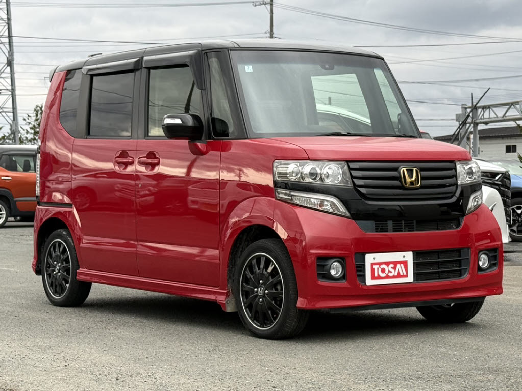 ホンダ Ｎ　ＢＯＸカスタム ﾀｰﾎﾞSSﾊﾟｯｹｰｼﾞ2ﾄｰﾝｶﾗｰｽﾀｲﾙ 4WD