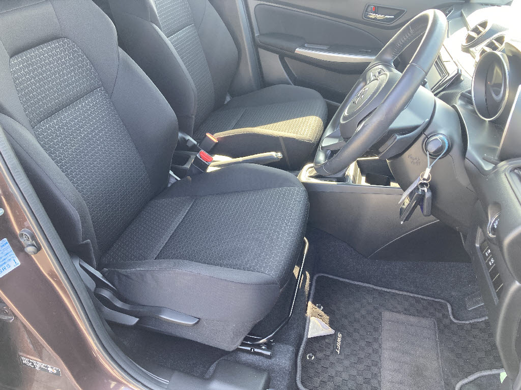 スズキ スイフト 1.2HYBRID ML 4WD