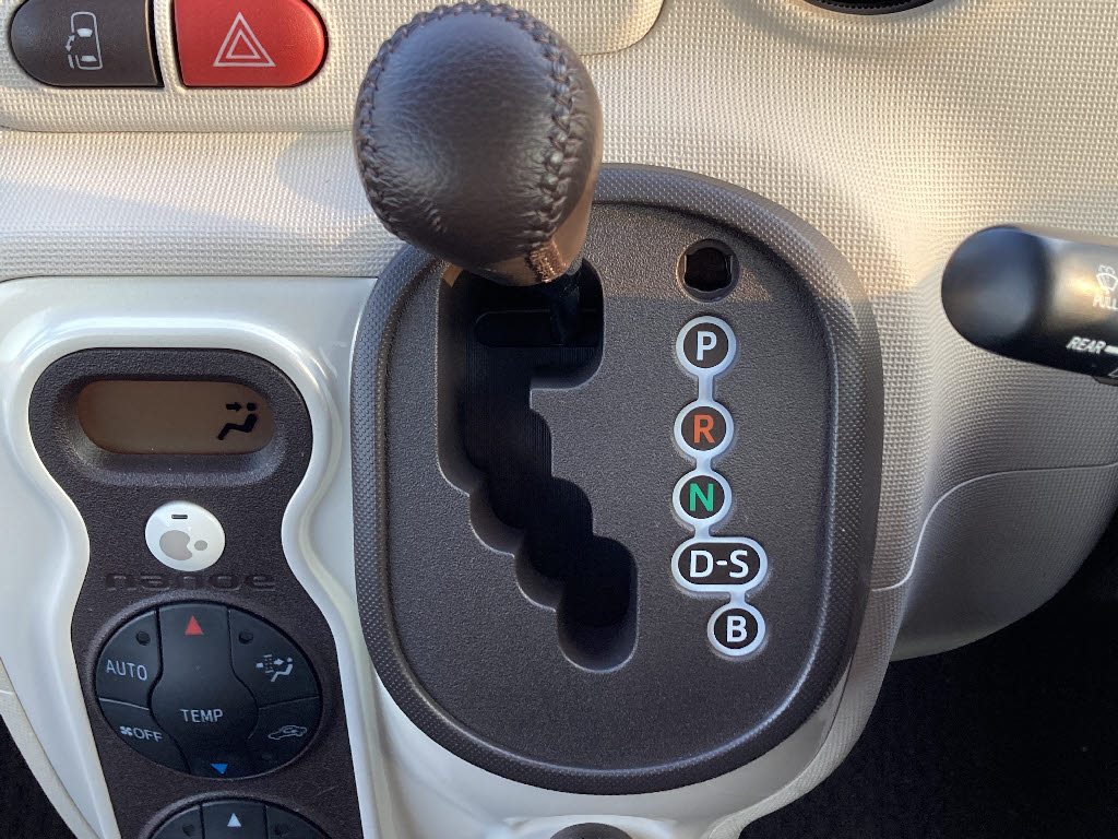 トヨタ ポルテ 1.5G 4WD