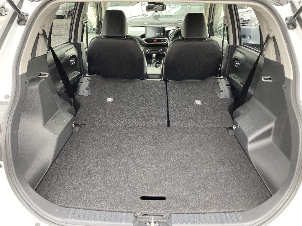 ダイハツ ロッキー 1.0ﾌﾟﾚﾐｱﾑ 4WD