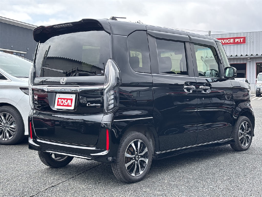 ホンダ Ｎ　ＢＯＸカスタム G Lﾎﾝﾀﾞｾﾝｼﾝｸﾞ 4WD