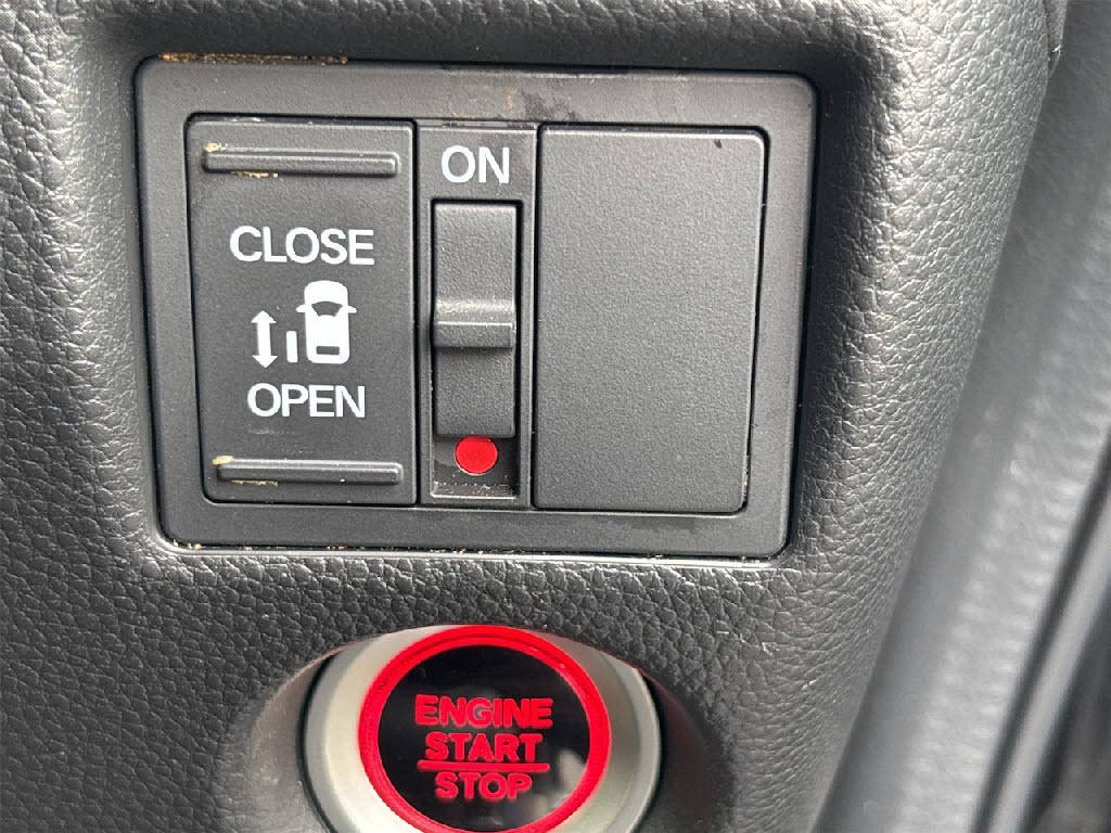 ホンダ Ｎ　ＢＯＸカスタム G Lﾎﾝﾀﾞｾﾝｼﾝｸﾞ 4WD