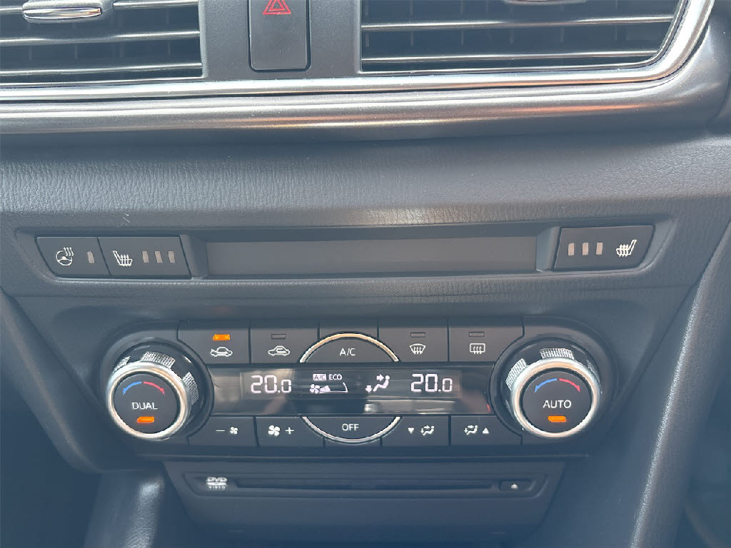 マツダ アクセラ XD Lﾊﾟｯｹｰｼﾞ