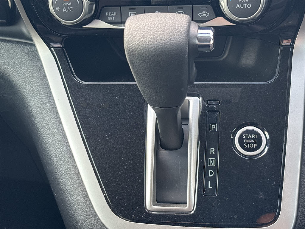 ニッサン セレナ ﾊｲｳｪｲｽﾀｰ 4WD